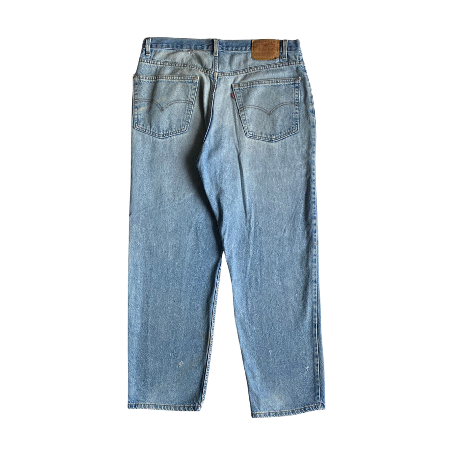 Vintage Levis Relaxed Straight Leg