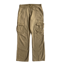 Cargar imagen en el visor de la galería, Wrangler Khaki Cargo Pants
