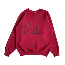 Cargar imagen en el visor de la galería, Ocean City Vintage Crewneck
