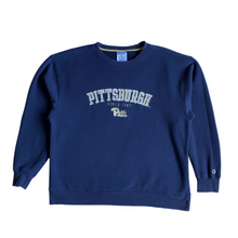 Cargar imagen en el visor de la galería, Pittsburgh Champion Crewneck
