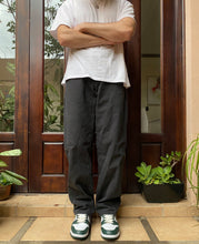 Cargar imagen en el visor de la galería, Dickies Black Carpenter Pants
