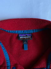 Cargar imagen en el visor de la galería, Patagonia Red Fleece Synchilla
