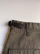 Cargar imagen en el visor de la galería, Vintage Army Cargo Pants
