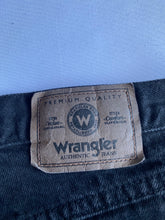 Cargar imagen en el visor de la galería, Wrangler Baggy Jeans- Washed Black
