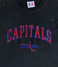 Cargar imagen en el visor de la galería, Vintage Capitals Tee
