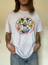 Cargar imagen en el visor de la galería, Vintage Disney tee: Mickey, Donald,Goofy &amp; Pluto
