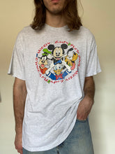 Cargar imagen en el visor de la galería, Vintage Disney tee: Mickey, Donald,Goofy &amp; Pluto
