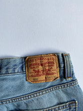 Cargar imagen en el visor de la galería, Levis 550 Y2K
