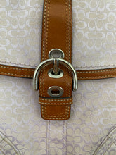 Cargar imagen en el visor de la galería, Coach Lilac Side Purse
