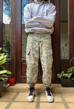 Cargar imagen en el visor de la galería, Digicamo Army Cargo Pants
