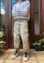 Cargar imagen en el visor de la galería, Digicamo Army Cargo Pants
