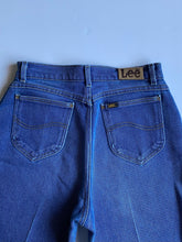 Cargar imagen en el visor de la galería, Vintage Lee Pleated Jeans
