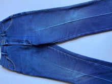 Cargar imagen en el visor de la galería, Vintage Lee Pleated Jeans
