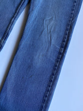 Cargar imagen en el visor de la galería, 2000s Levis 505-Medium wash
