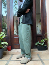 Cargar imagen en el visor de la galería, Vintage Military Trousers
