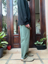 Cargar imagen en el visor de la galería, Vintage Military Trousers
