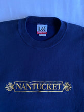 Cargar imagen en el visor de la galería, Nantucket Vintage Lee Crewneck
