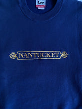 Cargar imagen en el visor de la galería, Nantucket Vintage Lee Crewneck
