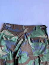 Cargar imagen en el visor de la galería, Vintage Camo Cargo Pants
