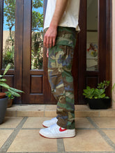 Cargar imagen en el visor de la galería, Vintage Camo Cargo Pants
