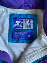 Cargar imagen en el visor de la galería, Vintage Starter Charlotte Hornets Jacket
