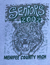 Cargar imagen en el visor de la galería, Seniors 2002 Graphic  Tee
