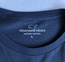 Cargar imagen en el visor de la galería, Vineyard Vines Love Longsleeve
