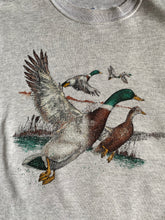 Cargar imagen en el visor de la galería, Vintage 90s Duck Crewneck
