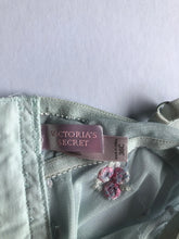 Cargar imagen en el visor de la galería, Victoria&#39;s Secret Baby Doll Top
