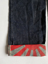 Cargar imagen en el visor de la galería, Evisu Raw Selvedge Denim
