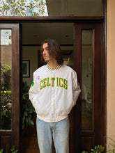 Cargar imagen en el visor de la galería, Vintage Boston Celtics Jacket
