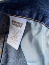 Cargar imagen en el visor de la galería, Levis 505-Light wash
