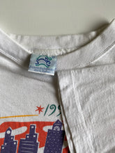 Cargar imagen en el visor de la galería, 1992 Bay to Breakfast tee
