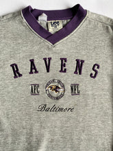 Cargar imagen en el visor de la galería, Vintage Ravens Crewneck
