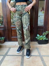 Cargar imagen en el visor de la galería, Realtree Camo Mossy Oak Pants
