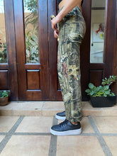 Cargar imagen en el visor de la galería, Realtree Camo Mossy Oak Pants
