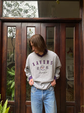 Cargar imagen en el visor de la galería, Vintage Ravens Crewneck
