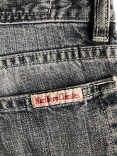 Cargar imagen en el visor de la galería, Marlboro Classic Flared Jeans
