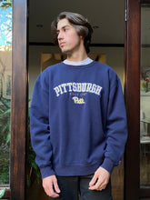 Cargar imagen en el visor de la galería, Pittsburgh Champion Crewneck
