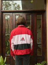 Cargar imagen en el visor de la galería, Vintage  Adidas Windbreaker
