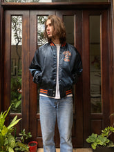 Cargar imagen en el visor de la galería, Vintage Chicago Bears Bomber Jacket
