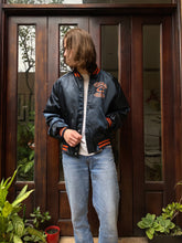 Cargar imagen en el visor de la galería, Vintage Chicago Bears Bomber Jacket
