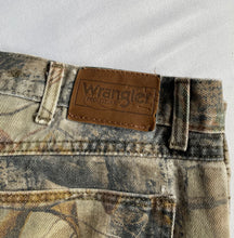 Cargar imagen en el visor de la galería, Wrangler Double Knee Camo Pants
