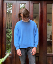 Cargar imagen en el visor de la galería, Vintage Russell Baby Blue Crewneck
