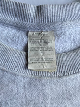 Cargar imagen en el visor de la galería, Champion Reverse Weave Crewneck
