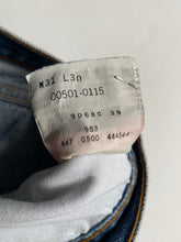 Cargar imagen en el visor de la galería, Vintage Levis 501
