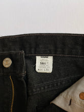 Cargar imagen en el visor de la galería, Vintage 90s Levis 560 &quot;Mom Jeans&quot;
