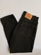 Cargar imagen en el visor de la galería, Vintage 90s Levis 560 &quot;Mom Jeans&quot;
