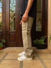 Cargar imagen en el visor de la galería, Wrangler Khaki Cargo Pants
